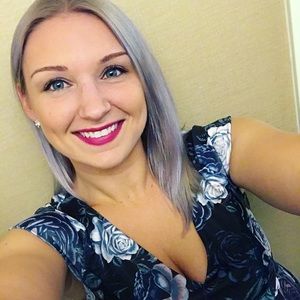 Meet your Posher, Laura